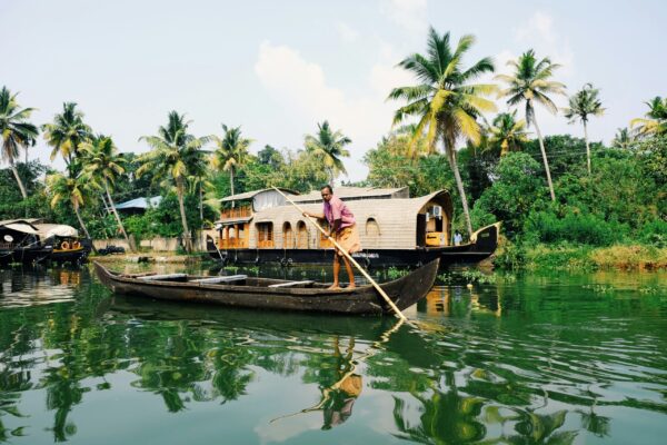 4N/5D  Kerala Hills & Backwaters